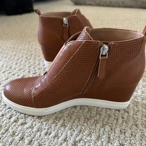 Felicia Wedge Sneaker LINEA PAOLO